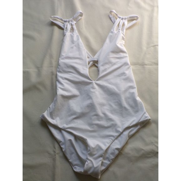BECCA Color Code Skylar Plunge One-Piece Swimsuit Small (4-6) White NEW - Picture 9 of 12